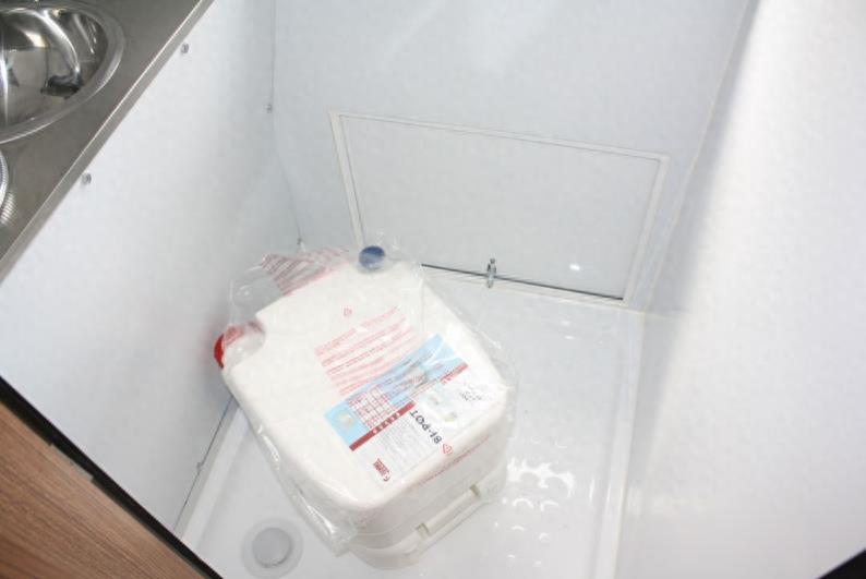 实拍自行式C型房车，一汽佳宝T80房车，仅售15.98万