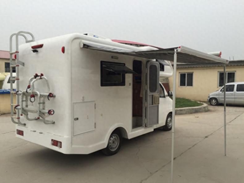 实拍自行式C型房车，一汽佳宝T80房车，仅售15.98万