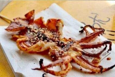 ​80后小伙开家烧烤店，三个月挣20多万，原来是他偷学来的