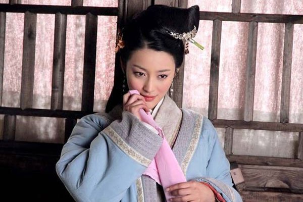 甘婷婷内衣照未经处理照艺术照 照片被疯狂转发