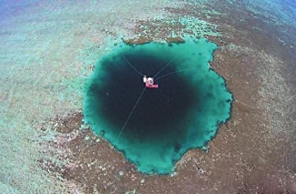 地球最深的海洋蓝洞就在南海，传说是孙悟空拔去金箍棒后留下的