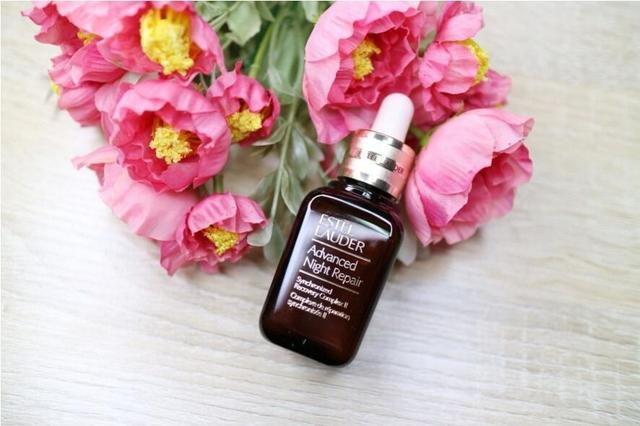 雅诗兰黛特润修护肌透精华露测评（冬季夜间修护肌肤）(2)