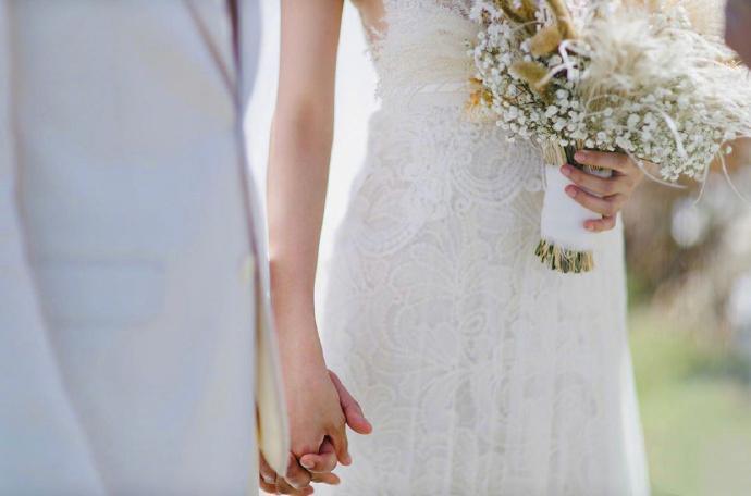 萧正楠黄翠如正式完婚，黄翠如的样子像极了“幸福的小女人”