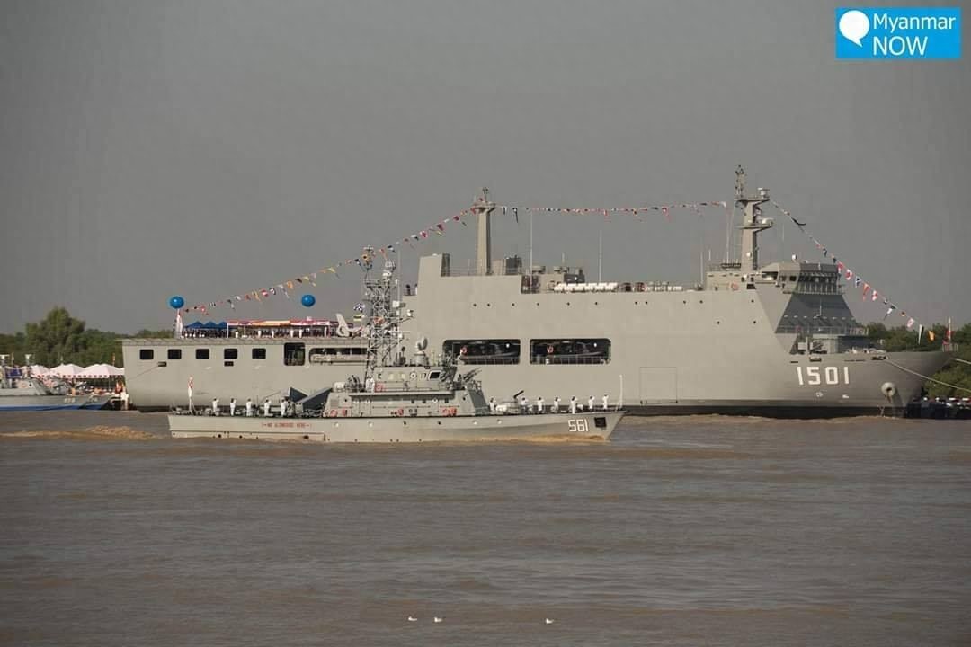 缅甸海军河上举行盛大阅舰式，万吨巨舰公开亮相，导弹火炮中国造