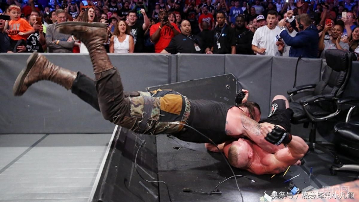 WWE环球冠军布洛克·莱斯纳噩梦般的一年！强敌无数，优势不存！