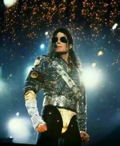 ​迈克尔杰克逊到底有多牛？现场表演最强王者 观众激动晕倒数百人