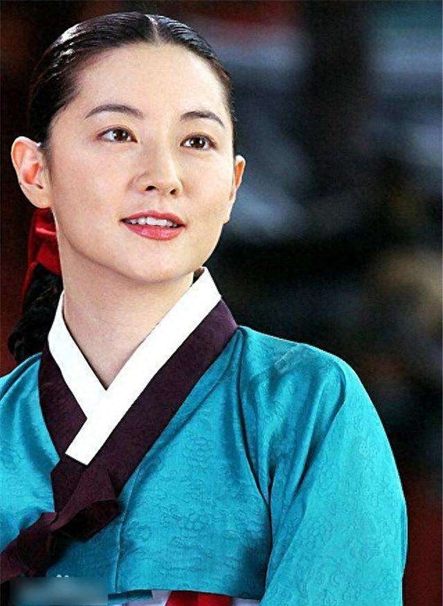 李英爱：韩国国宝级别的美人，温婉大气，气质优雅