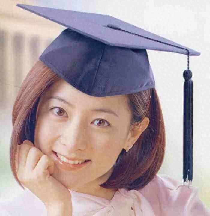 李英爱：韩国国宝级别的美人，温婉大气，气质优雅