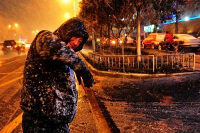 ​读狗肉将军张宗昌的这首诗, 能惊得李白掩面, 气得鬼神吐血