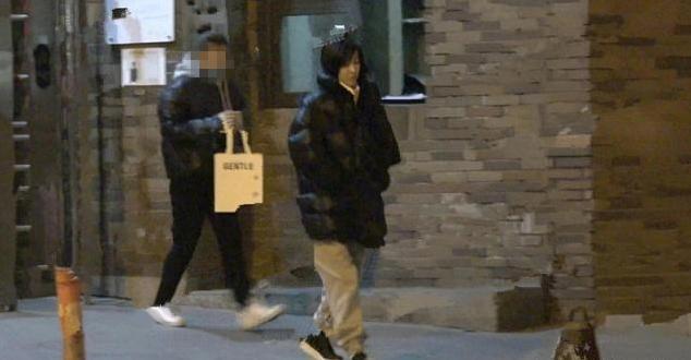 林更新深夜会女友，两人同框狂撒狗粮，网友：王丽坤果然是正宫