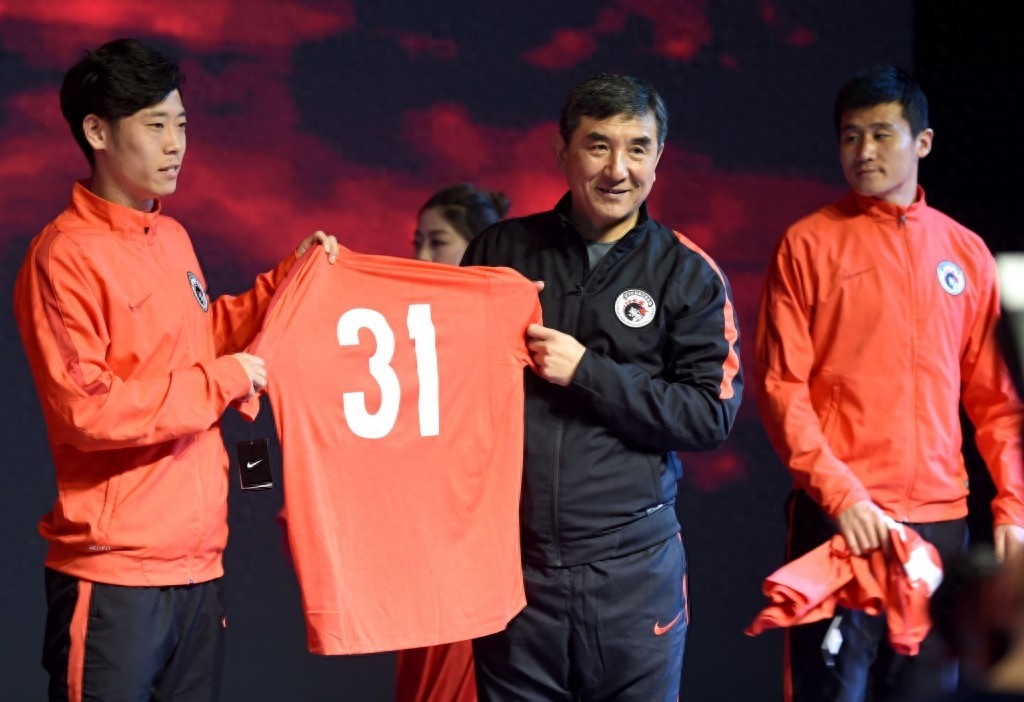 足球——辽足出征新赛季