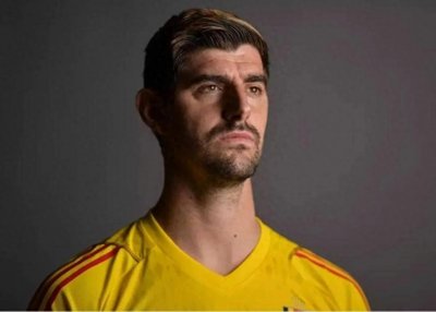 ​皇马官方：库尔图瓦训练中右膝内半月板撕裂