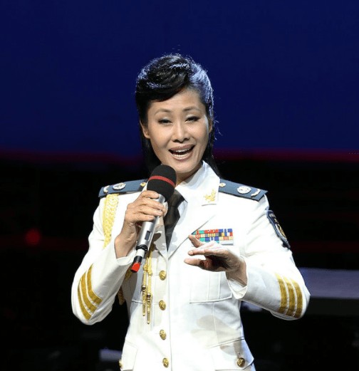 于文华:与李凡离婚后,二婚嫁给钢琴家被宠成公主,女儿颜值超高