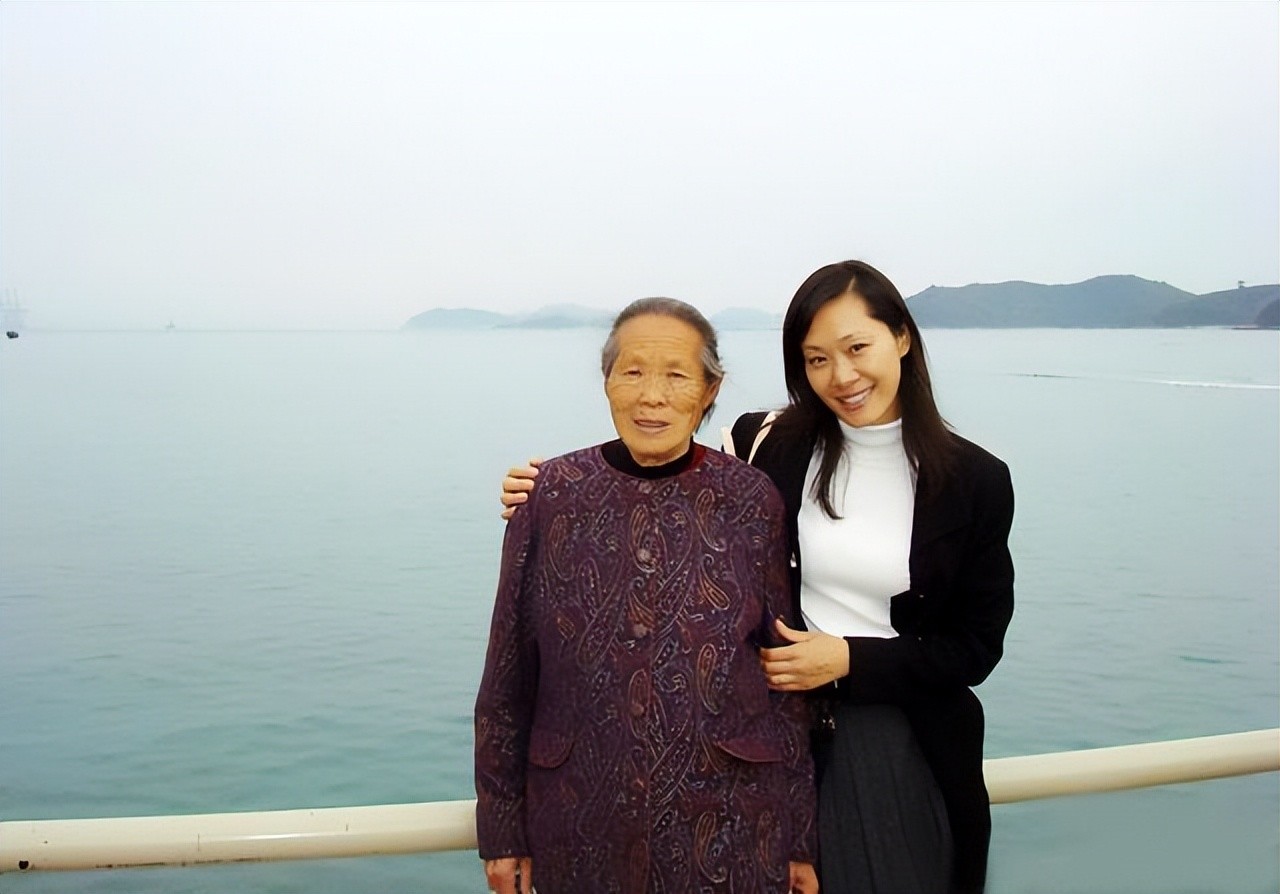 于文华:与李凡离婚后,二婚嫁给钢琴家被宠成公主,女儿颜值超高