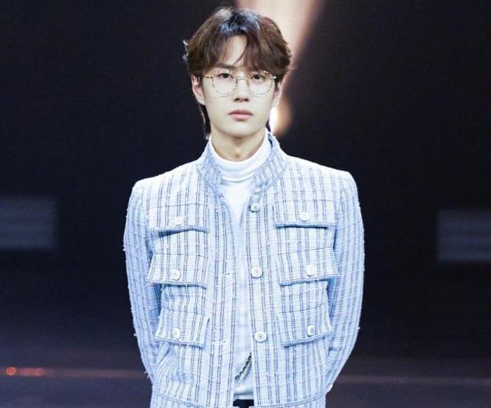 李汶翰吐槽王一博上热搜，得知他们俩的关系后，瞬间就能理解了