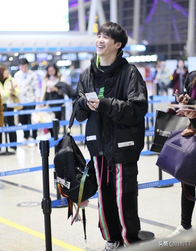 大张伟老婆（大3岁刘迎打扮朴素好勤快）