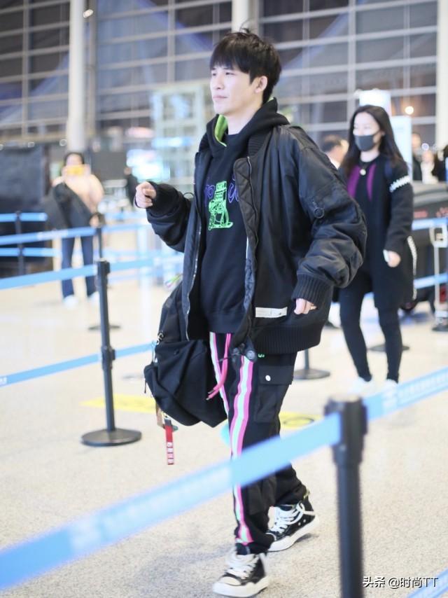 大张伟老婆（大3岁刘迎打扮朴素好勤快）