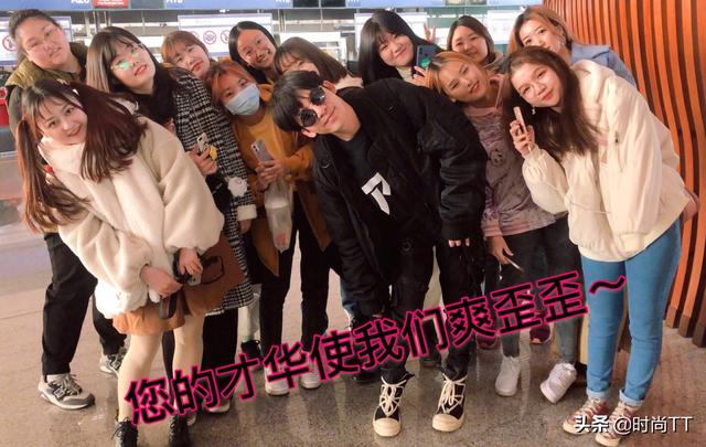 大张伟老婆（大3岁刘迎打扮朴素好勤快）