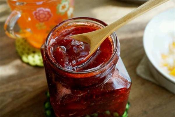 草莓酱怎么吃 草莓酱的吃法大全 草莓酱怎么吃 草莓酱的吃法大全