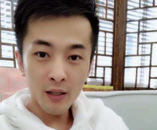 辛巴个人资料简历被扒抛妻弃子?辛巴前妻和大女儿照片曝光引争议