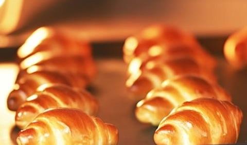 生活烤箱烤蛋糕的温度和时间 烤箱烤蛋糕小技巧  3