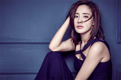 ​王智胸围多大 王智胸泳装照低胸装性感