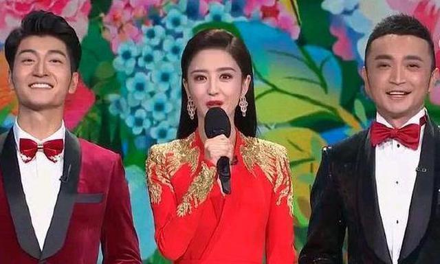 佟丽娅自曝学生时期没人追,看到早期旧照后:这谁敢追?