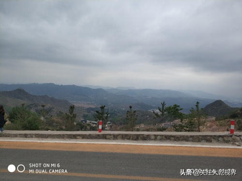 涉县最美的公路（圣福天路）一路风光秀丽，睛空万里，白云朵朵