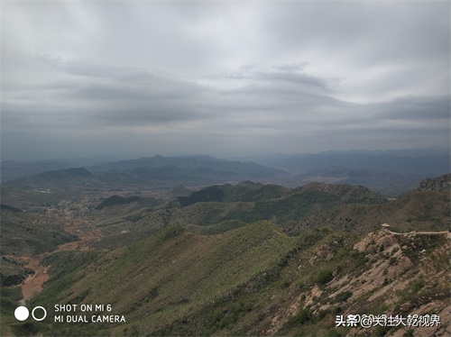 涉县最美的公路（圣福天路）一路风光秀丽，睛空万里，白云朵朵
