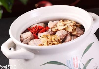 黄芪当归汤的做法与功效 抗癌防癌第一汤 黄芪当归汤的做法与功效 抗癌防癌第一汤