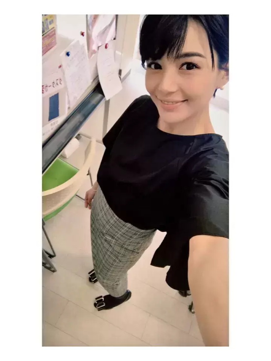 元气派萝莉柚木ティナ写真分享， 片场战斗力却很爆表！