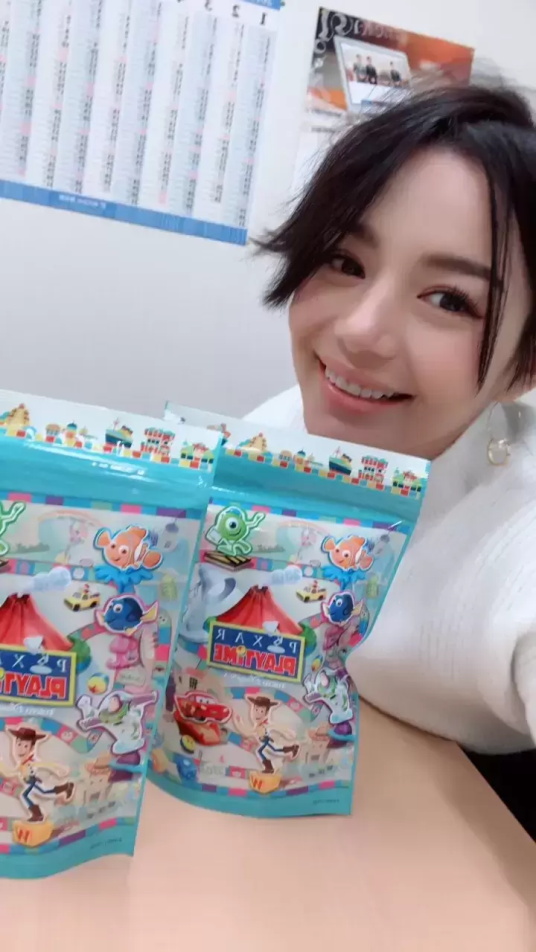 元气派萝莉柚木ティナ写真分享， 片场战斗力却很爆表！