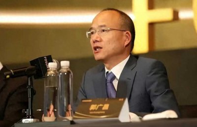 ​大老板郭广昌的前妻和现妻。前妻是大学同学，著名科学家谈家