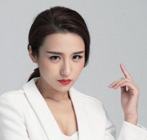 刘静怡霸屏女王,个性十足女孩,独特丹凤眼能文又能武的女演员