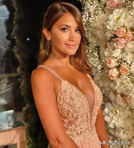 ​梅西的妻子是因为钱才嫁给梅西的？