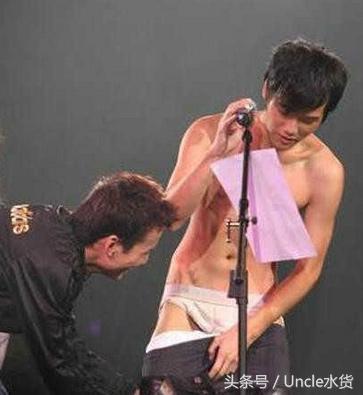 明星十大尴尬场面合集（那些让明星尴尬的瞬间）(10)