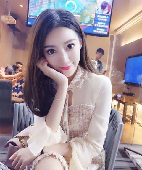 非诚勿扰新晋女神，与胡歌校友，颜值可以进入2025年top3