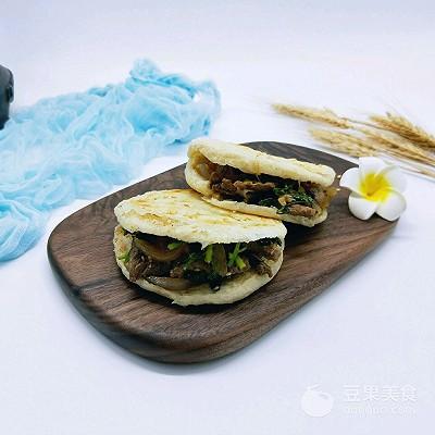 烧饼的做法电饼铛家庭版(烧饼夹烤肉利仁电饼铛)(26)