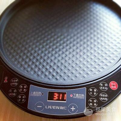 烧饼的做法电饼铛家庭版(烧饼夹烤肉利仁电饼铛)(13)