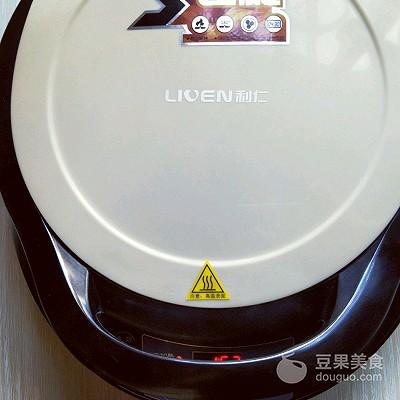 烧饼的做法电饼铛家庭版(烧饼夹烤肉利仁电饼铛)(16)