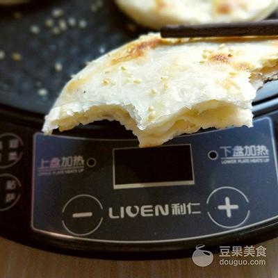 烧饼的做法电饼铛家庭版(烧饼夹烤肉利仁电饼铛)(18)