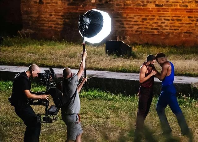 罗密欧与朱丽叶心跳不已（法国新神剧罗密欧是黑的）(3)