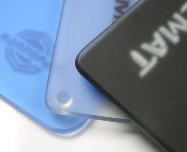 鼠标垫皮的好还是布的好(聊聊鼠标垫的材质与保养方法)(1)