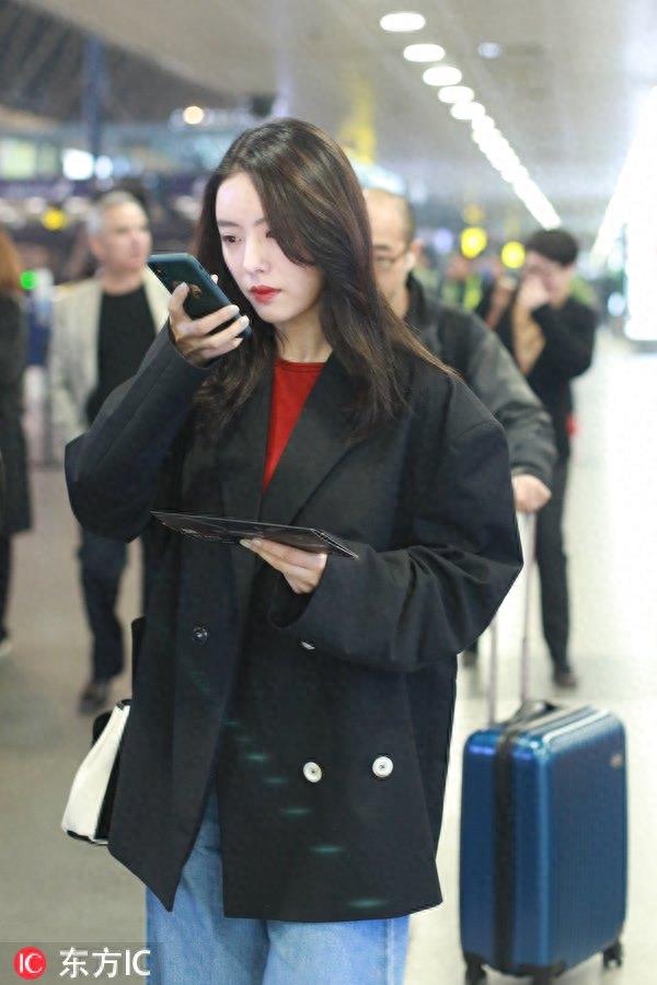 《柒个我》女主蔡文静肤白貌美，对着镜头犹如一股清风扑面