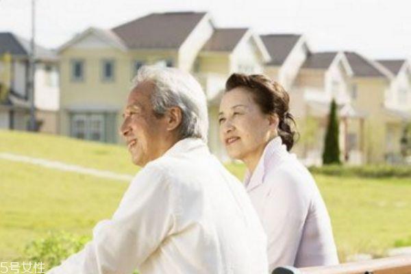 最适合老年人吃的钙片 老年人补钙保健品 最适合老年人吃的钙片 老年人补钙保健品