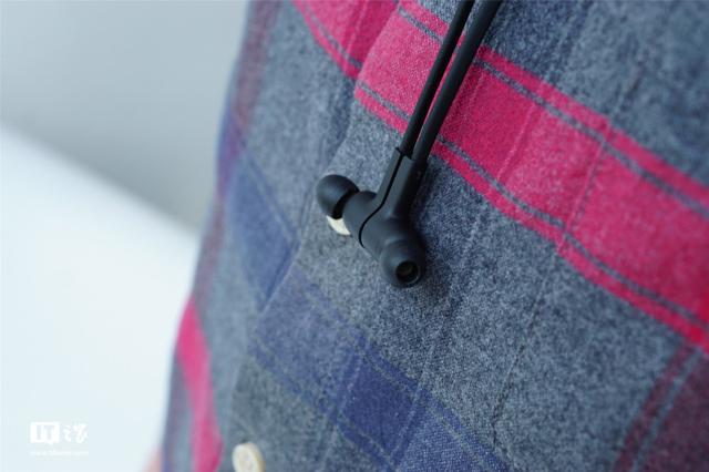 华为耳机freelace和活力版对比(华为FreeLace无线耳机体验)(16)