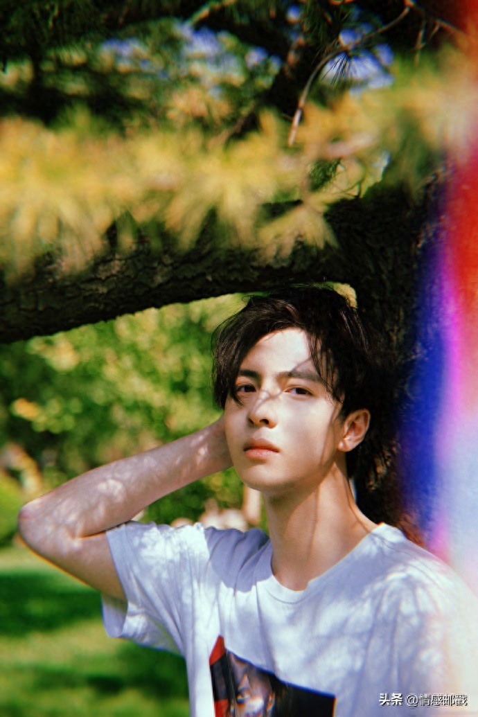 蒲熠星明星大侦探再登场,女朋友担任化妆师,少年感组图帅气养眼