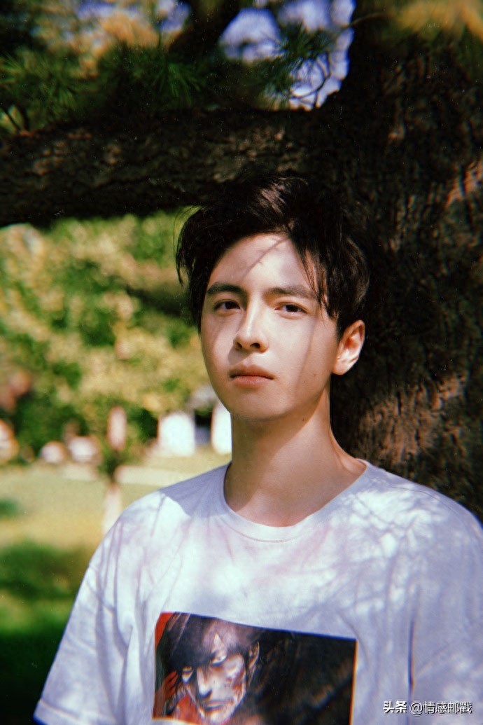 蒲熠星明星大侦探再登场,女朋友担任化妆师,少年感组图帅气养眼