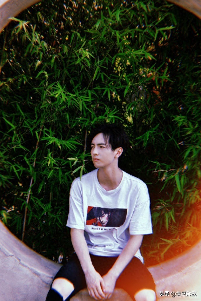 蒲熠星明星大侦探再登场,女朋友担任化妆师,少年感组图帅气养眼