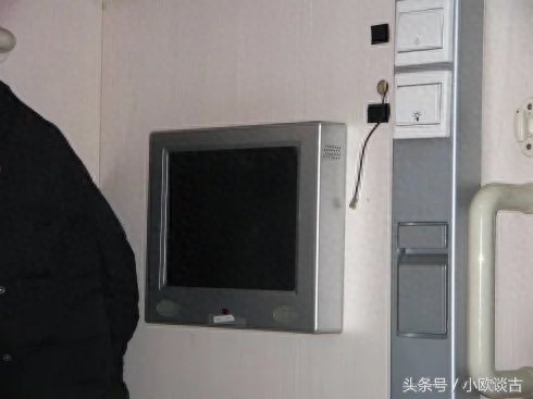 探秘火车上的高级软卧包厢,里面竟然还有保险柜